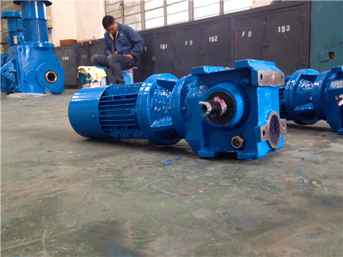 冷卻塔專用減速機(jī)的工作環(huán)境對其性能有何影響？